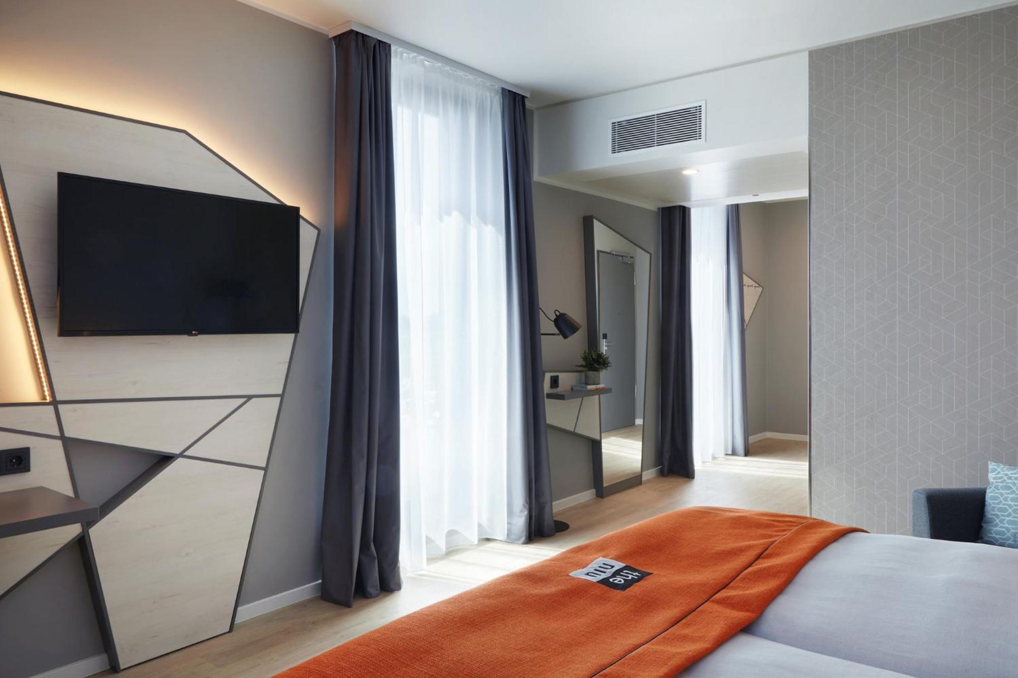 Holiday Inn - The Niu, Hub Dusseldorf Messe By Ihg ภายนอก รูปภาพ