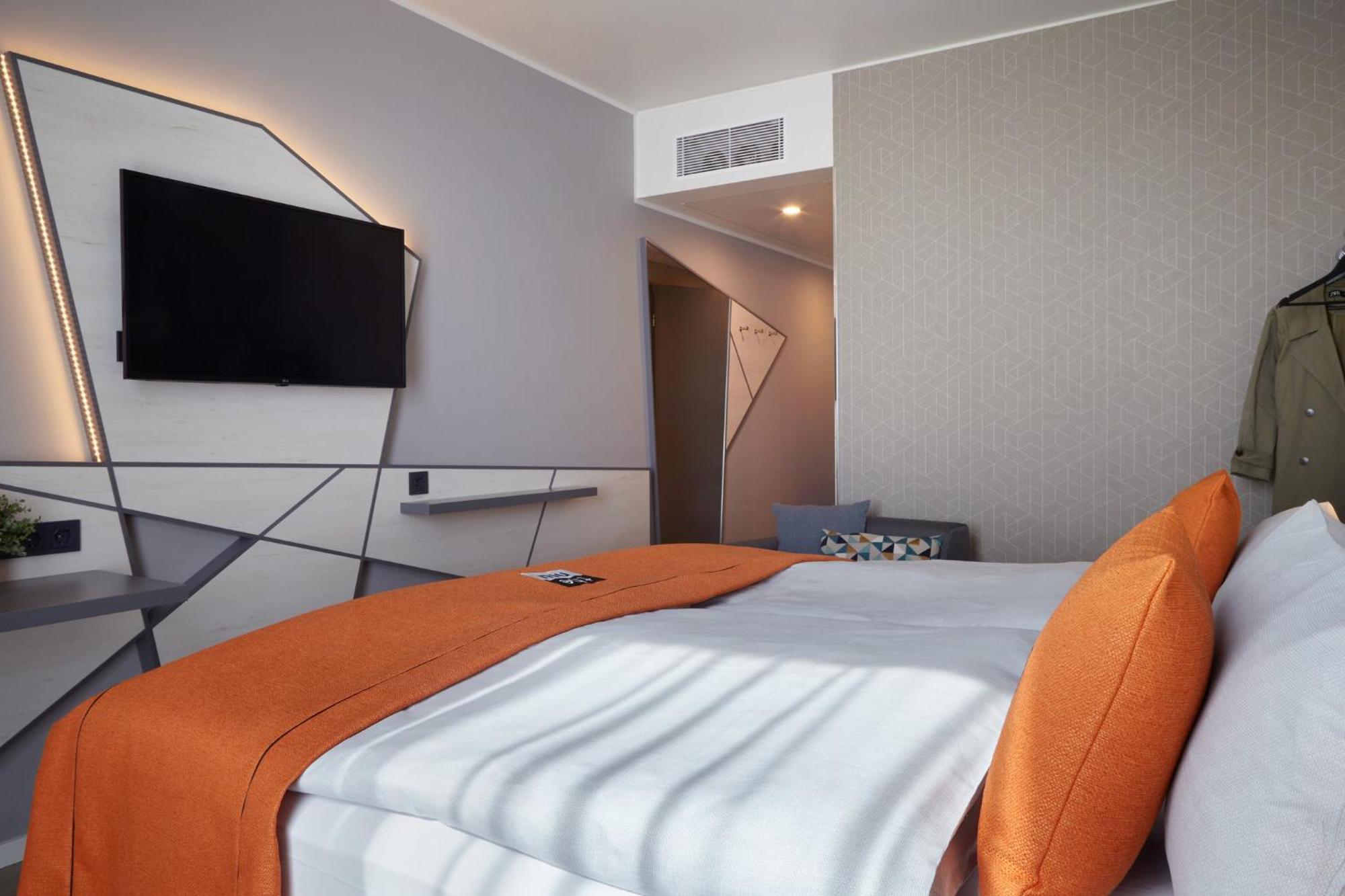 Holiday Inn - The Niu, Hub Dusseldorf Messe By Ihg ภายนอก รูปภาพ