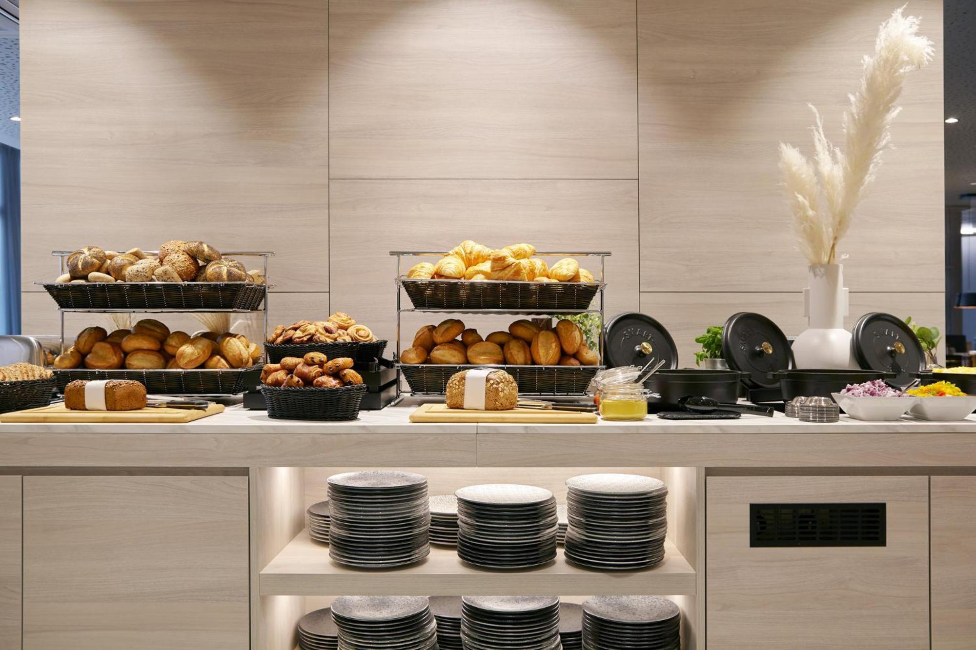 Holiday Inn - The Niu, Hub Dusseldorf Messe By Ihg ภายนอก รูปภาพ